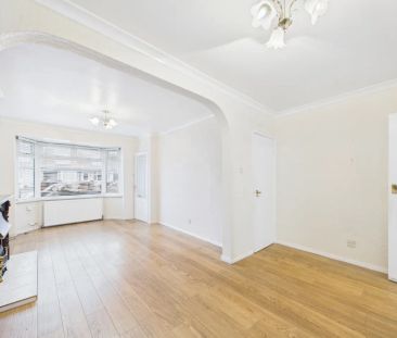 24 York Parade - Photo 2