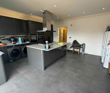 Room in a Shared House, Thornhill Gardens, IG11 - Photo 4