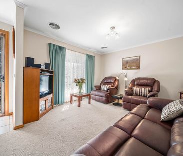 Neat Three Bedroom Home in Kangaroo Flat - Photo 5