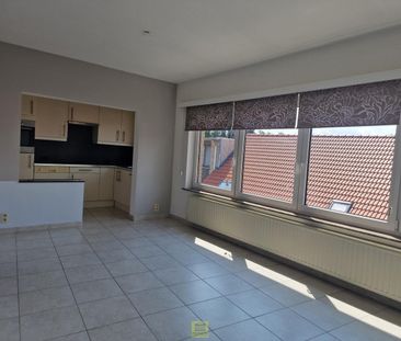 Aantrekkelijk 2-slaapkamerappartement rustig doch centraal gelegen. - Foto 1