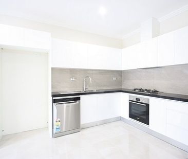 Modern & Convenient Living - Photo 5
