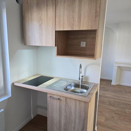 APPARTEMENT A LOUER BEAUVAIS 1 PIECE 22.7 M² - Photo 3