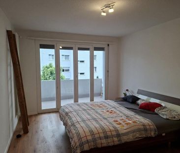 Gemütliche 3.5 Zimmerwohnung an verkehrsgünstiger Lage - Photo 3