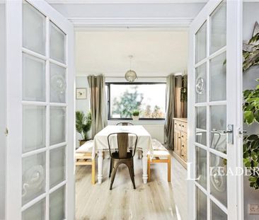 4 bedroom semi-detached house to rent - Photo 3