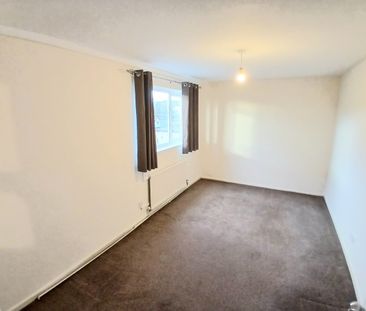 Canterbury Way, Stevenage - Photo 2