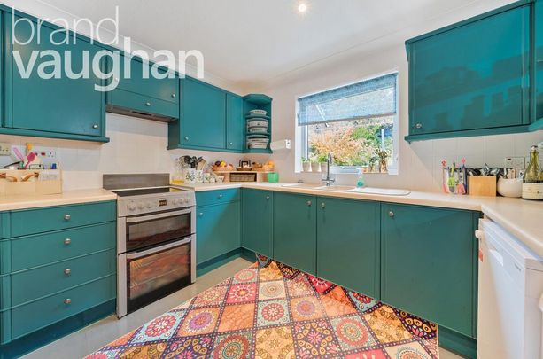 4 bedroom detached house to rent - Photo 1