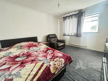 3 bedroom terraced house to rent - Photo 3