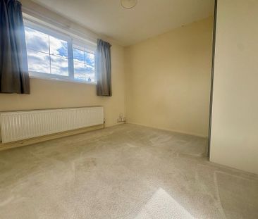 3 bedroom end of terrace house to rent - Photo 5