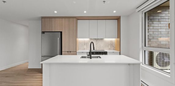 1 Bedroom - 2800 Boulevard Thimens, Deschaillons-sur-Saint-Laurent - Photo 2