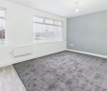 2 Bedroom Ground Flat - Photo 2