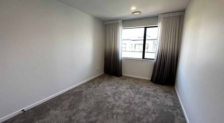 Millwater, 5 bedrooms - Photo 2