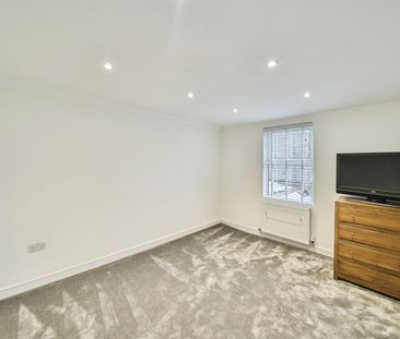 2 Bed Terraced House, Lower Richmond Road, SW15 - Photo 4