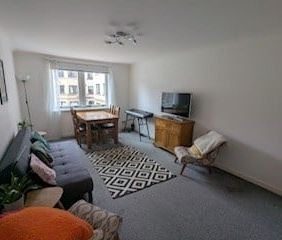 2 Bed Flat, Dalgety Road, EH7 - Photo 3