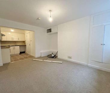 Grosvenor Road, Scarborough, YO11 - Photo 2