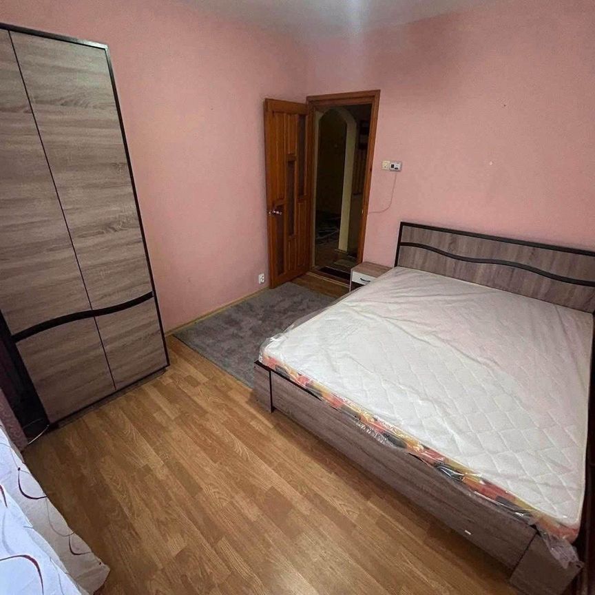 De inchiriat apartament cu 3 camere, decomandat, ultracentral - Fotografie 1