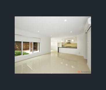 Luxury Living - Photo 2