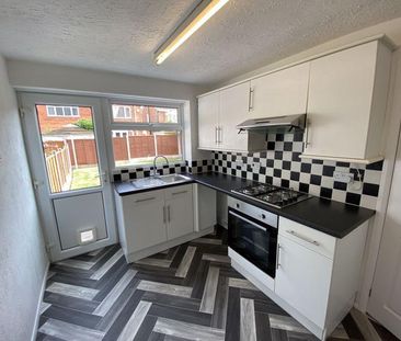 3 bedroom semi-detached house to rent - Photo 4