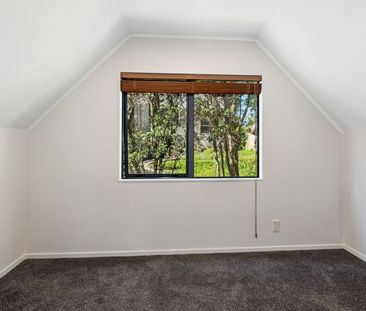 Extraordinary East Coast Rd Home - Photo 6