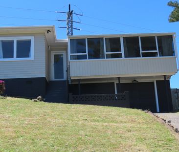 Perfectly located and newly updated 3-bedroom home - Photo 4