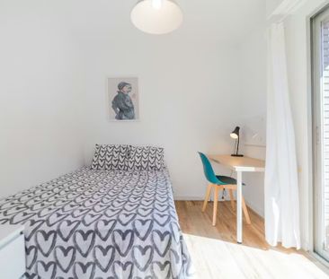 Avinguda de Blasco Ibáñez, Valencia, Valencian Community 46022 - Photo 4