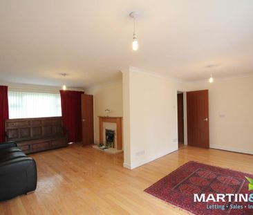 4 bedroom detached house to rent - Photo 3