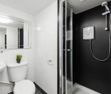 8 bedroom retirement property to rent - Photo 3