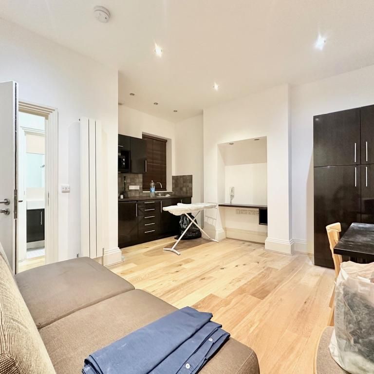 Studio to rent - Photo 1