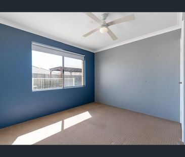 Large 4x2, Pool, Workshop, Solar, - Photo 3