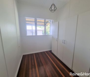 Charming & Spacious Home in a Highly Sought-After Toowong Location - Photo 2