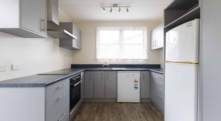 Tidy four bedroom home - Photo 4