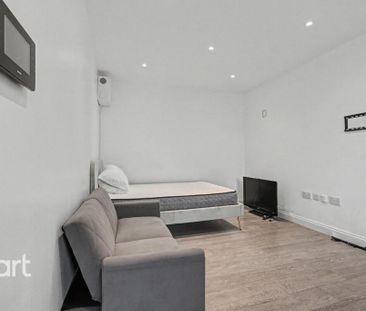 Studio to rent - Photo 6