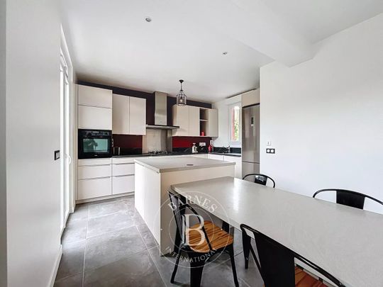 Maison / Villa • Cote d'Argent-Desvallieres-Gambetta, Ville-d'Avray - Photo 1