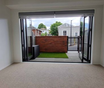 Modern 1 bedroom studio apartment - Photo 5