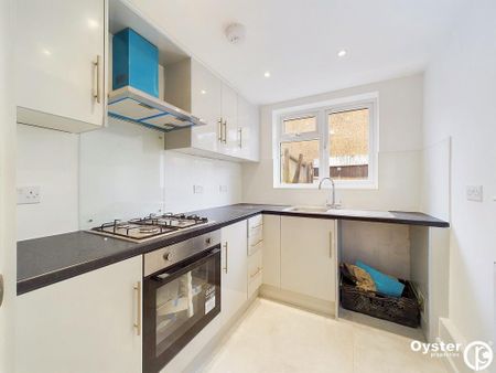 4 bedroom terraced house to rent - Photo 2