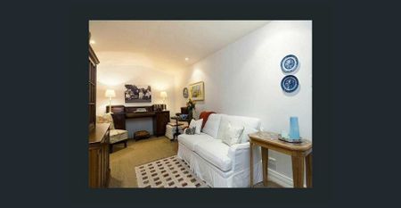 Character South Fremantle Home, With a Second Dwelling - Photo 2