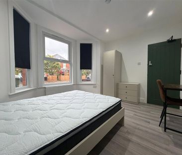 1 bedroom in a house share to rent - Photo 3