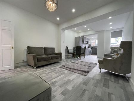 3 bedroom terraced house to rent - Photo 2