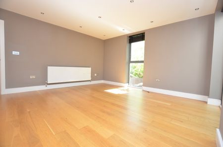 Flat to rent - 23- 25 Taymount Rise, London, SE23 - Photo 4