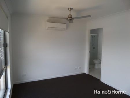 2/25 Wilcox St, Eimeo, QLD 4740 - Photo 3