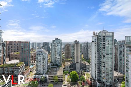 Condo in Downtown Vancouver, BC - Photo 2