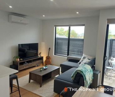 Light & bright spacious 2 bedroom townhouse!! - Photo 5