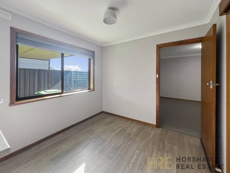 2 bedroom brick unit - Photo 4