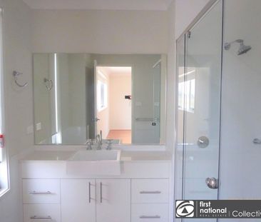 MODERN STUDIO – PRIVATE ACCESS VIA COWELL LANE – WATER INCLUDED - Photo 4