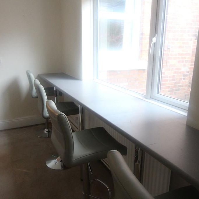 1 bedroom in a house share to rent - Photo 1