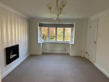 4 bedroom detached house to rent - Photo 3