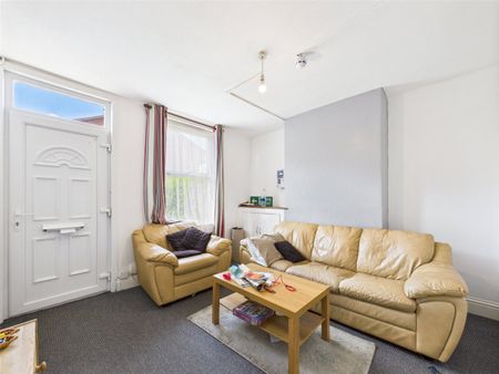 Clifton Street, Beeston, Nottingham, Nottinghamshire, NG9 - Photo 2