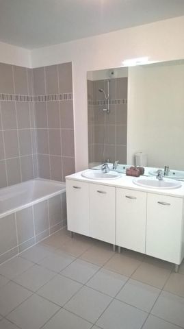 Location Appartement 4 pièces 86m² BORDEAUX 33300 - Photo 5