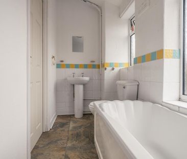 3 bedroom apartment to rent - Photo 4