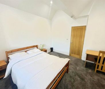 1 bedroom in a house share to rent - Photo 2