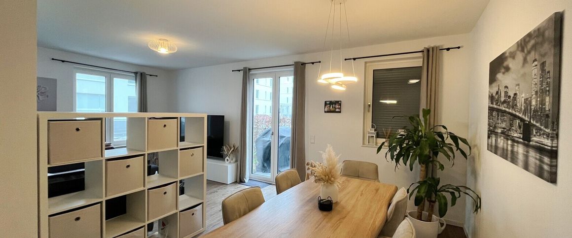 Heiligkreuzviertel: Dreizimmerwohnung mit EBK, Terrasse und Duplex-Parker Stellplatz - Foto 1